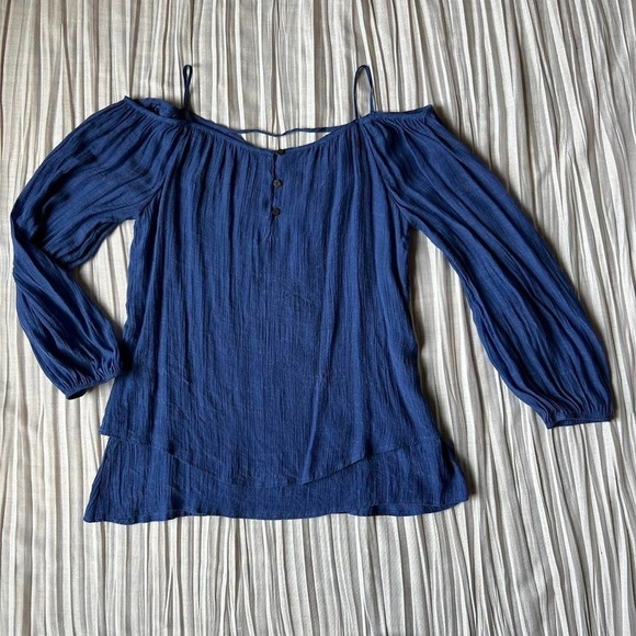 Blue flowy cold shoulder shirt by Renee C! - Picture 1 of 8